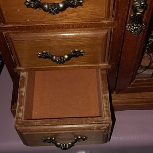 Wooden jewellery box